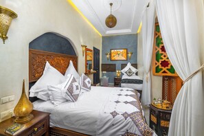 Deluxe Room | Egyptian cotton sheets, premium bedding, down comforters - Riad Diamond Of Marrakech (Marrakech)