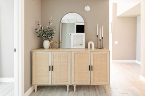 Interior - Relaxing, Chic, Comfy Home Located in Phoenix! (Phoenix)