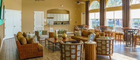 Smart TV, videojuegos, futbolito y tenis de mesa