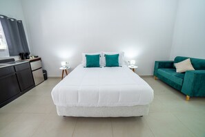 Egyptian cotton sheets, premium bedding, down duvets, in-room safe - Natüra Hotel Monteverde (Monteverde)