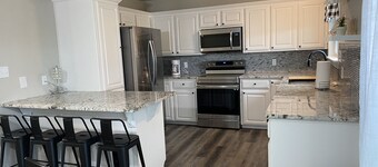 Remodeled country home w/firepit, super close to great hiking trails