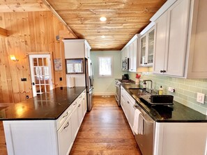 Fridge, microwave, oven, stovetop - Your Vermont Mountain Haven Pet Friendly home with Hot tub! (Winhall)