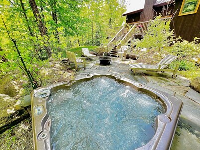 Your Vermont Mountain Haven Pet Friendly home with Hot tub!
