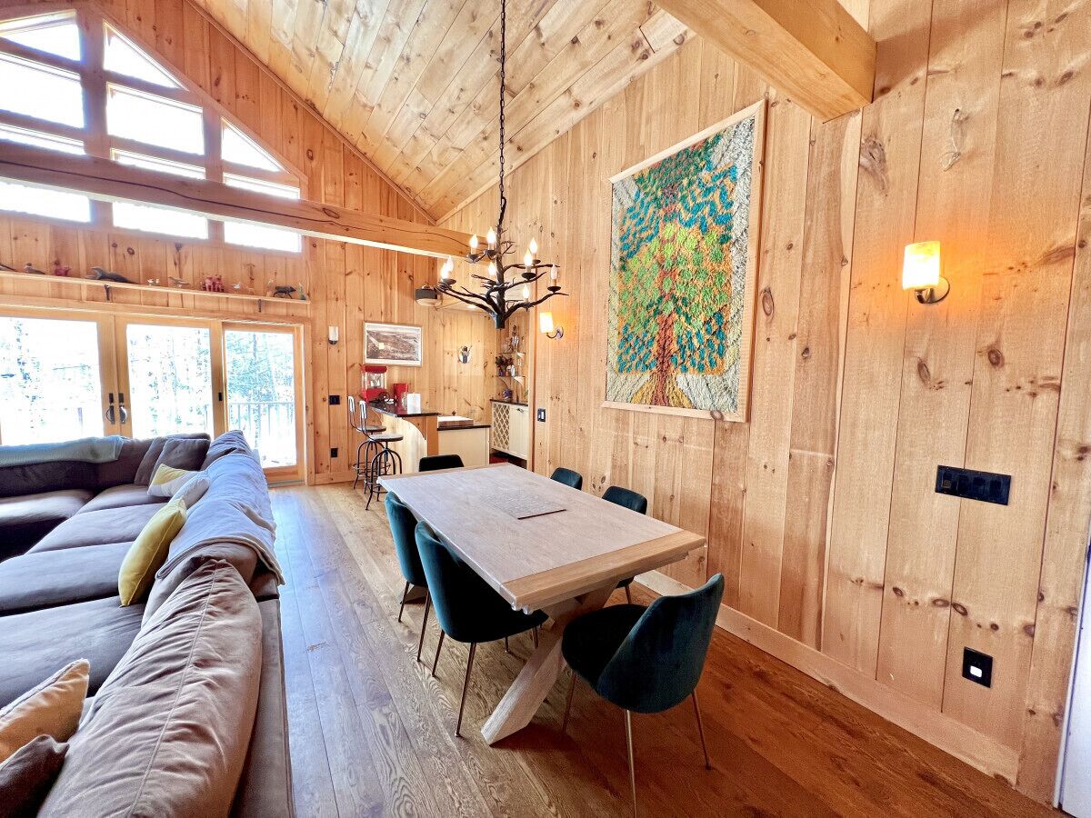 Smart TV, fireplace, table tennis, books