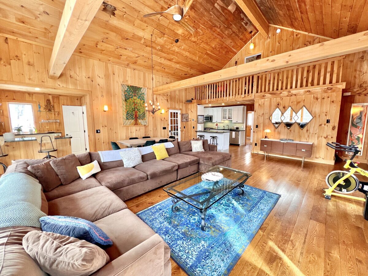 Smart TV, fireplace, table tennis, books