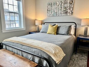 4 bedrooms, iron/ironing board, free WiFi, bed sheets