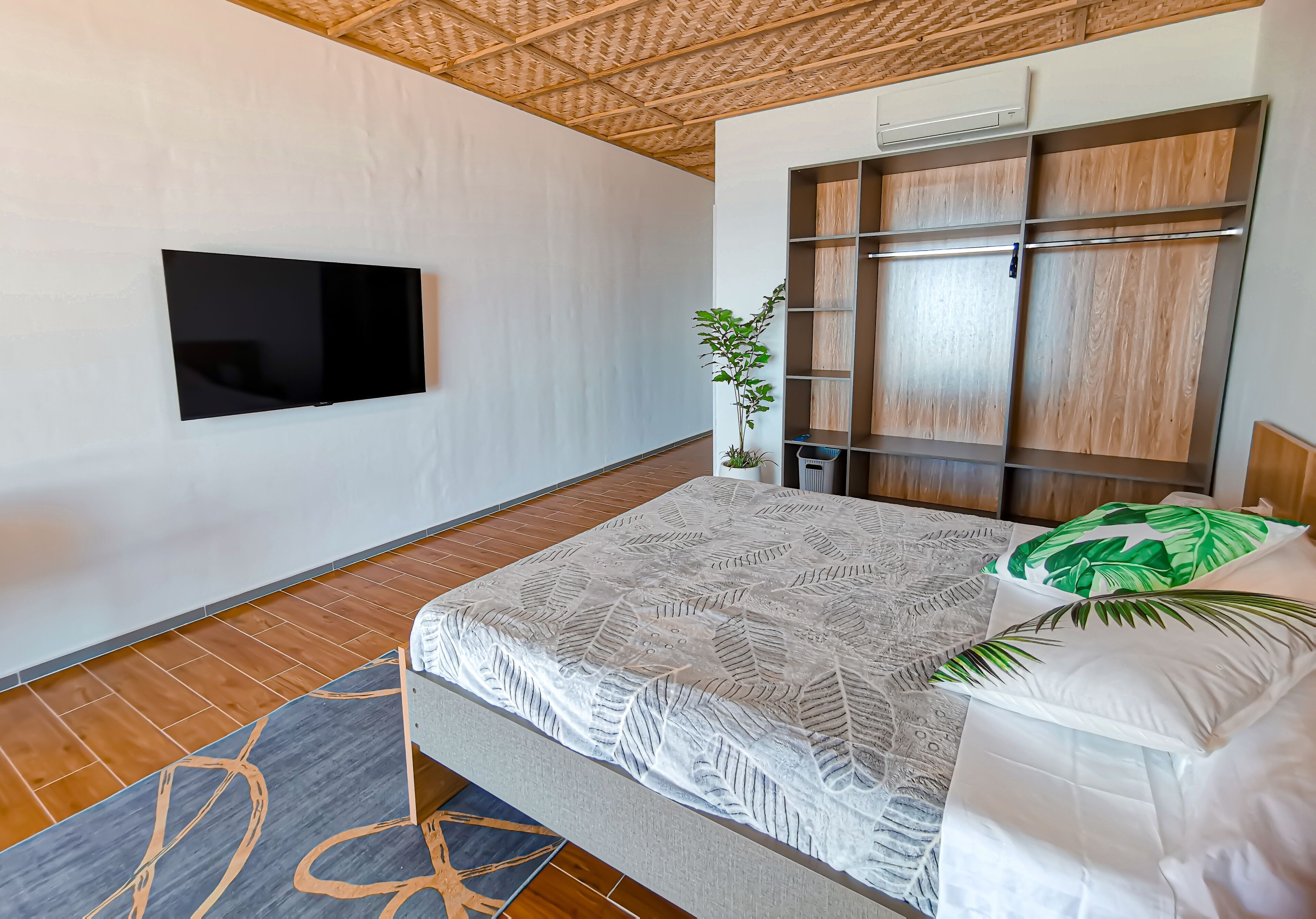 Wifi gratis y ropa de cama 