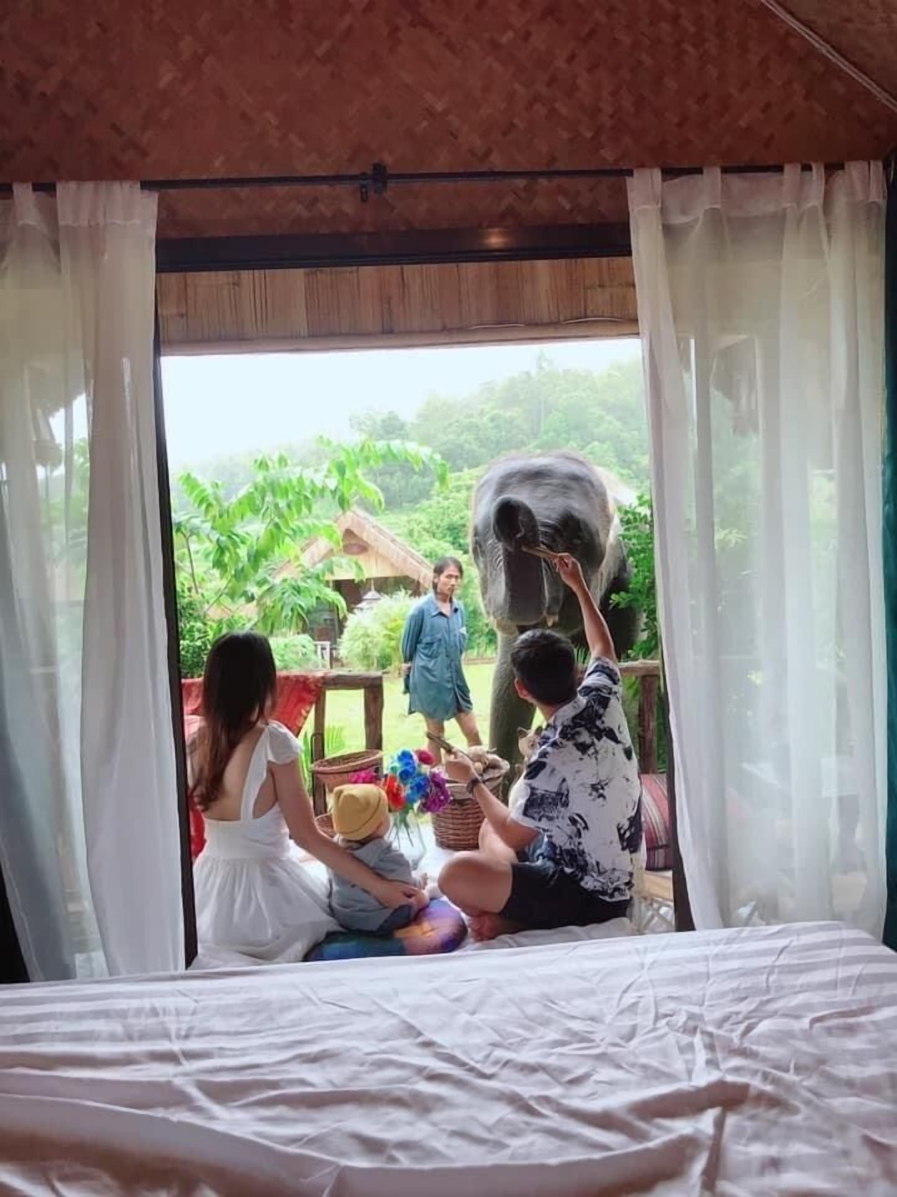 Khu vực làm việc phù hợp cho laptop 