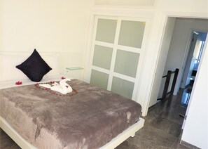 2 bedrooms, Internet, bed sheets