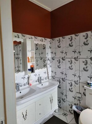 Håndklæder, Sæbe, Shampoo, Toiletpapir