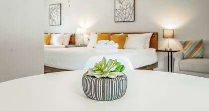 02: The Wright Suite - A PMI Scenic City Vacation Rental