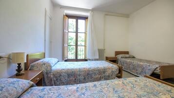 1 bedroom, free WiFi, bed sheets