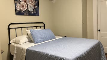 2 habitaciones, tabla de planchar con plancha, wifi y ropa de cama