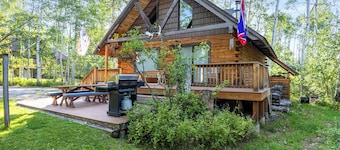 Large Rustic Cozy Cabin