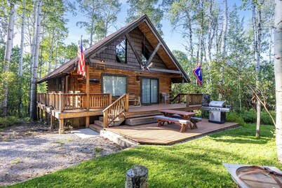 Large Rustic Cozy Cabin