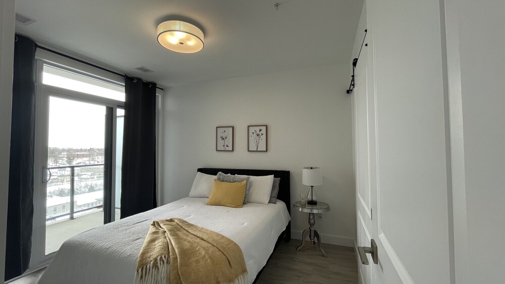 Modern Condo in Downtown Cambridge monthly options . Cambridge Vrbo