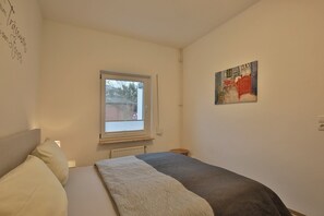 Unclassified image, 3 of 21, button