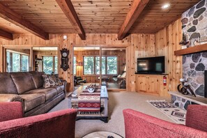 Smart TV, fireplace, video games, DVD player