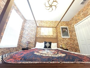6 slaapkamers, een strijkplank/strijkijzer, reisbedje, gratis wifi
