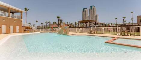 Piscina all'aperto, una piscina riscaldata