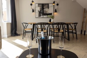 Dining - Charming 3-Bed House with 1 Parking space (Canterbury)
