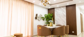 Hermosa Torre Céntrica