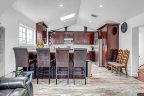 Fridge, microwave, oven, stovetop - The Gateway - Large Home Near Monterey & Beaches (Marina)