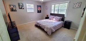 3 bedrooms, desk, free WiFi, bed sheets