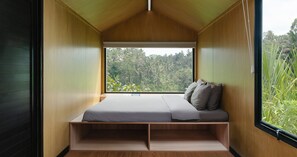 Desk, laptop workspace, free WiFi, bed sheets