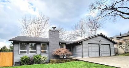 NEW!Beaverton Haven with yard; Pets Allowed