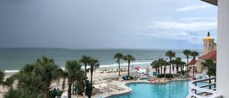 Piscine couverte, piscine extérieure