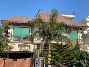 Front of property - Capital Index Lodge (Islamabad)