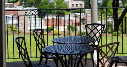 Beautiful 6 bedroom Historic Park Victorian