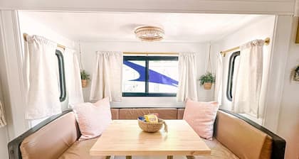 Darling Renovated Camper Near St. George and Zion