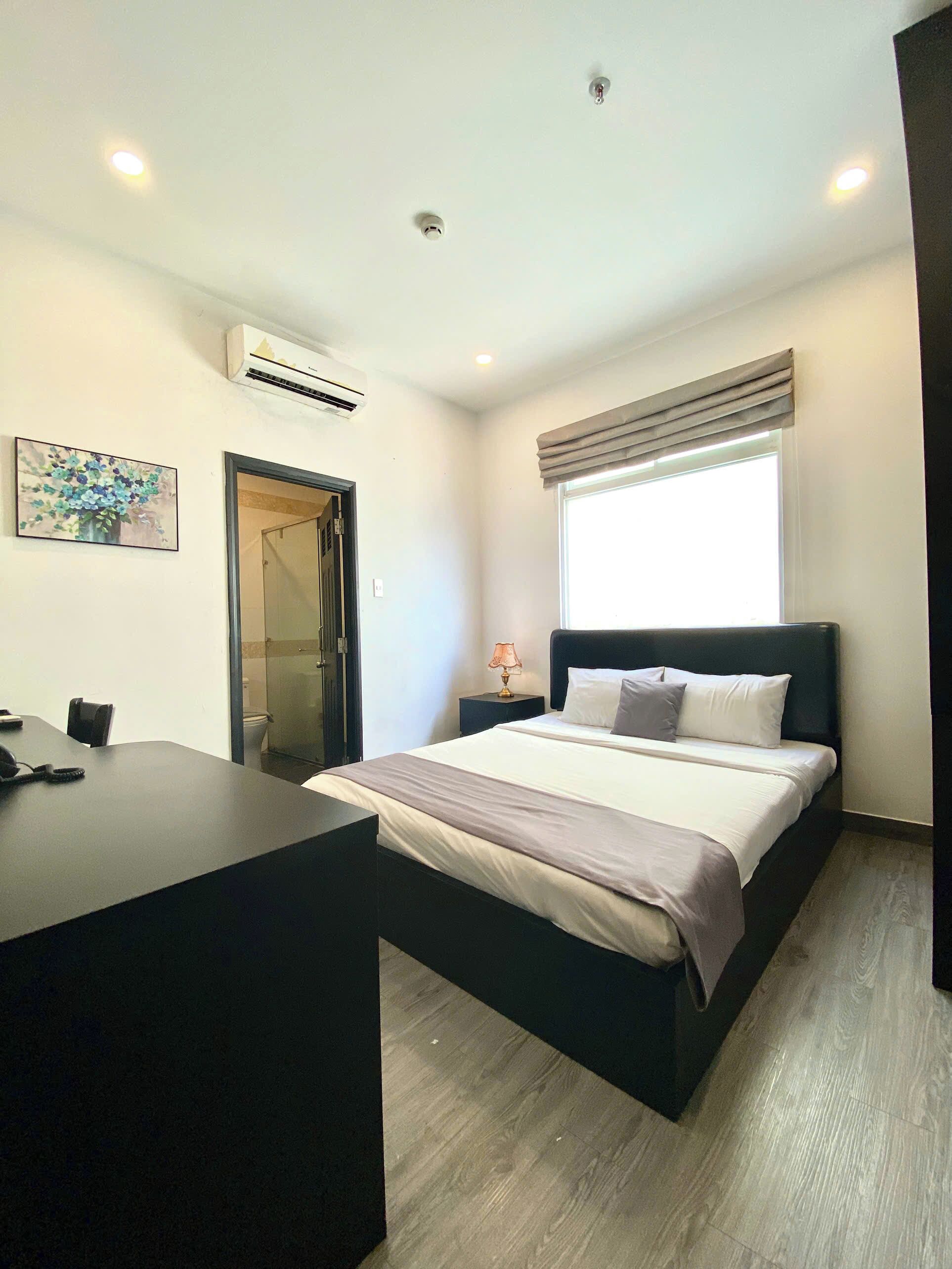 Standard Room | Hypo-allergenic bedding, minibar, individually decorated