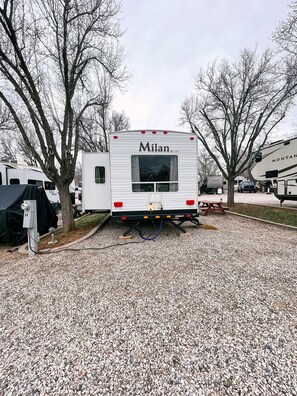 المنطقة المحيطة بالمنشأة