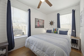 3 bedrooms, desk, iron/ironing board, free WiFi