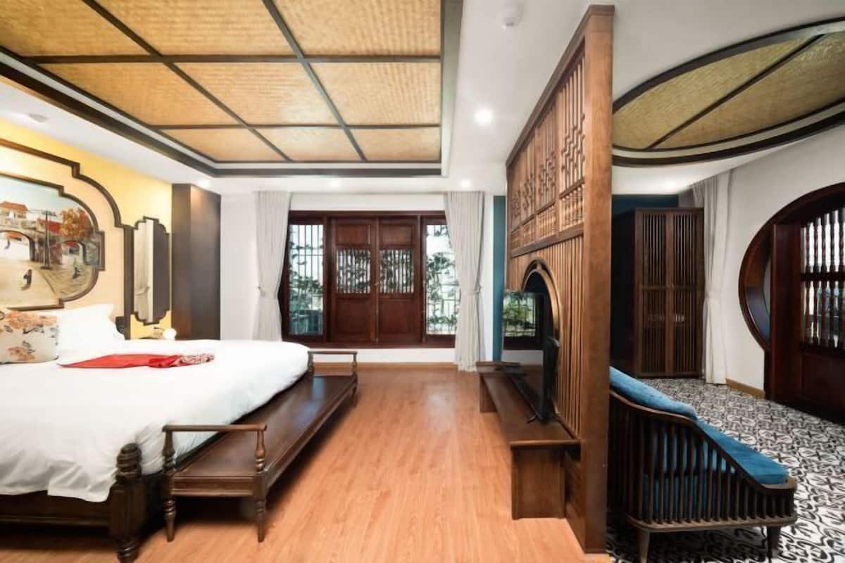 Egyptian cotton sheets, premium bedding, memory foam beds, in-room safe