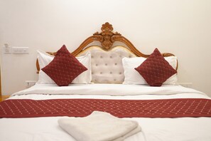 Deluxe Room | 1 bedroom, desk, free WiFi, bed sheets