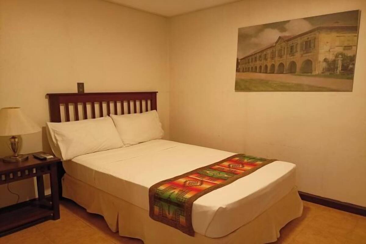 Desk, WiFi (free), bed sheets