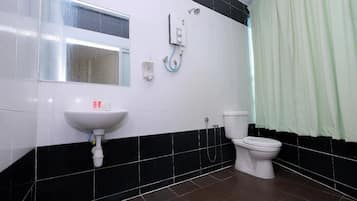 Regadera, amenidades de baño gratuitas, toallas