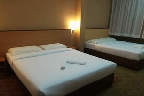 Family Suite | Desk, free WiFi, bed sheets - Hotel 75 Temerloh (Temerloh)