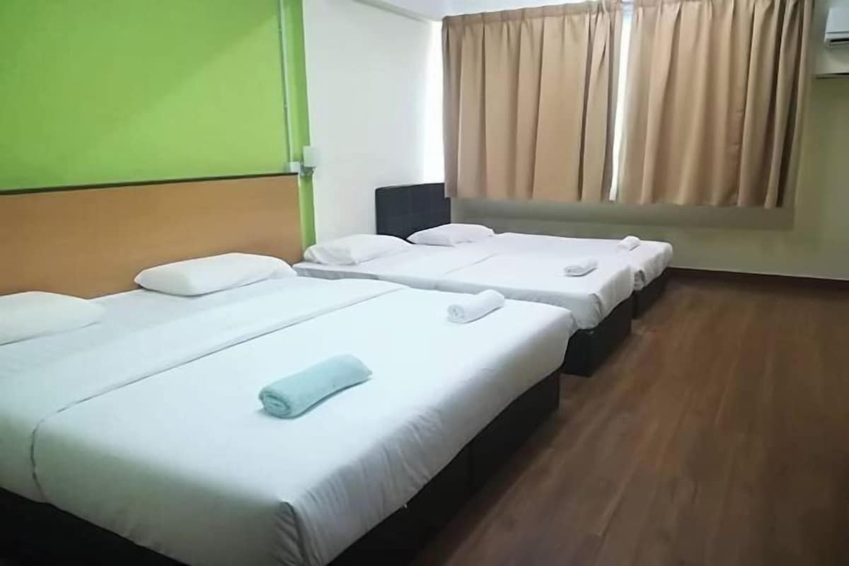 Escrivaninha, Wi-Fi de cortesia, roupa de cama