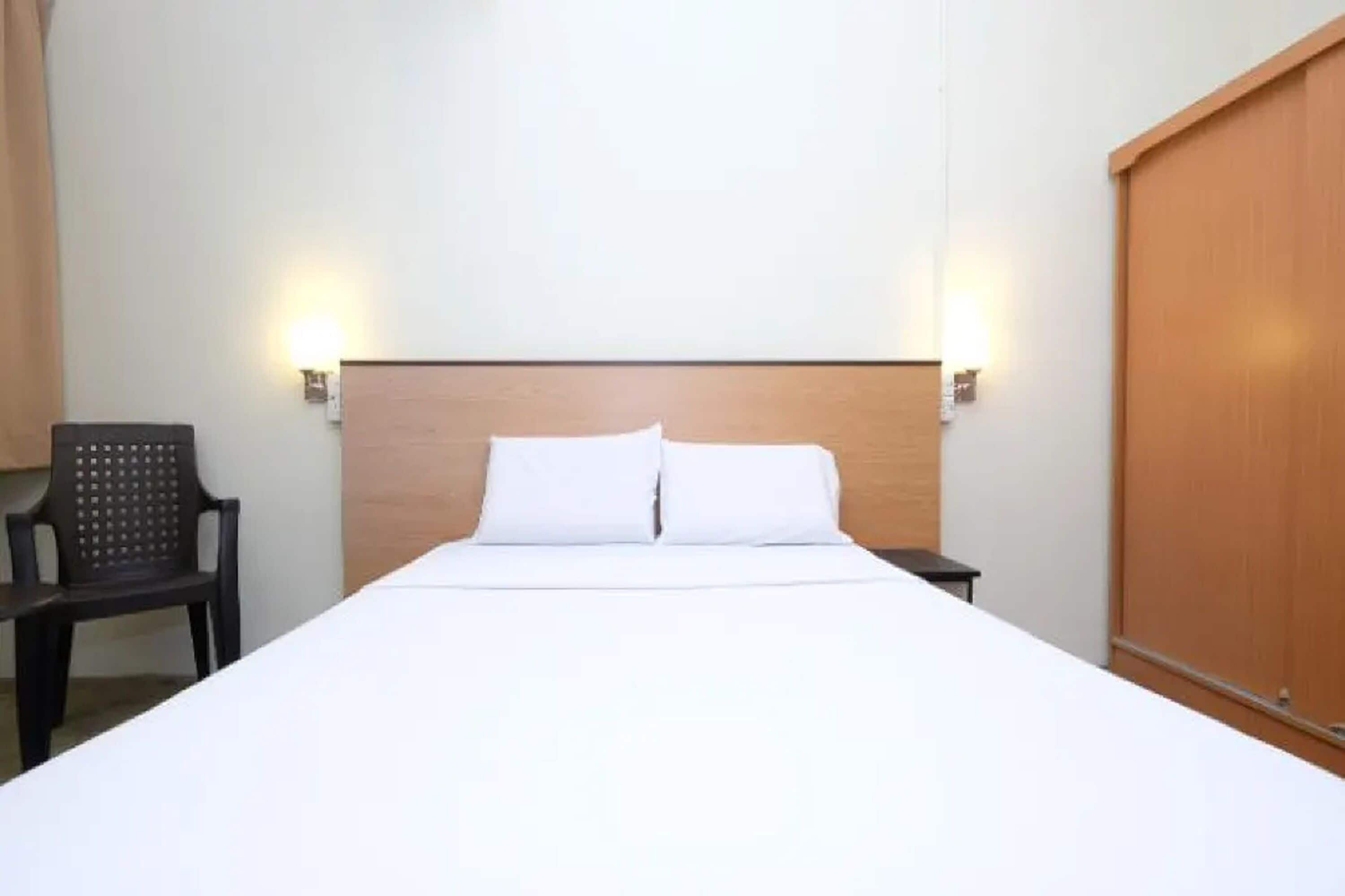 Desk, free WiFi, bed sheets