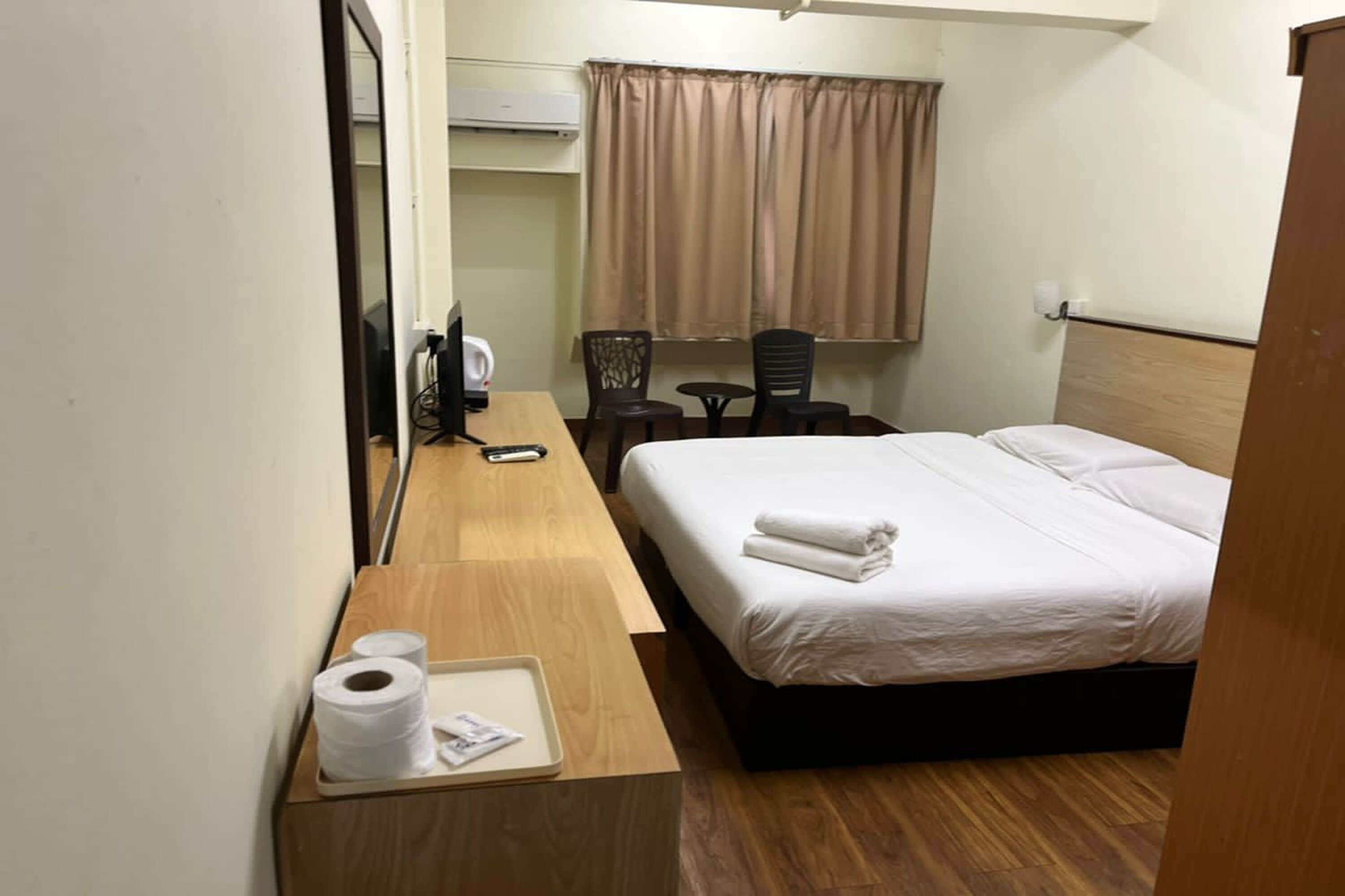 Standard Room, 1 King Bed | Desk, free WiFi, bed sheets