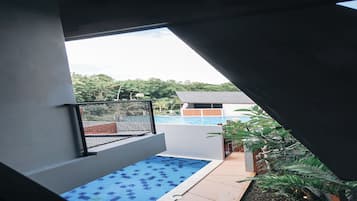 Kolam renang outdoor