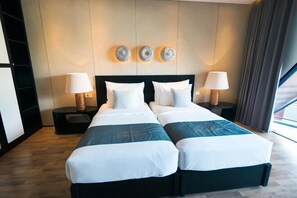 2 bedrooms, in-room safe, desk, free WiFi