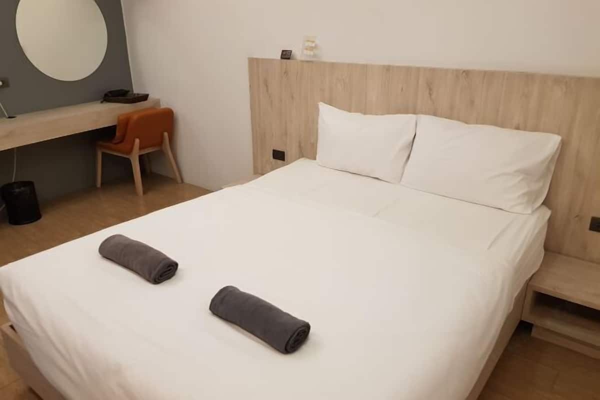 Desk, bed sheets