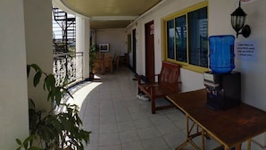 Terrace/patio - Istroberi Inn Palawan near Airport (Puerto Princesa)