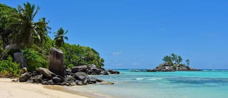 Na praia